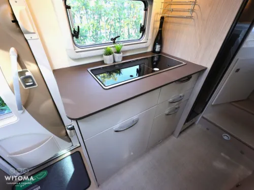B&uuml;rstner Nexxo Van T 620 G Dachklimaanlage | St&uuml;tzen  Foto: 10