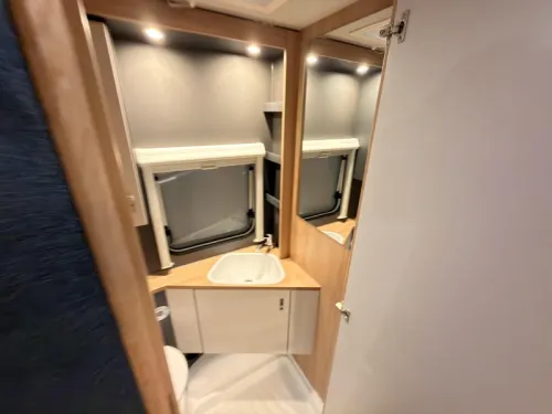 Knaus Sport 500 EU 1800 + Single Beds photo: 7