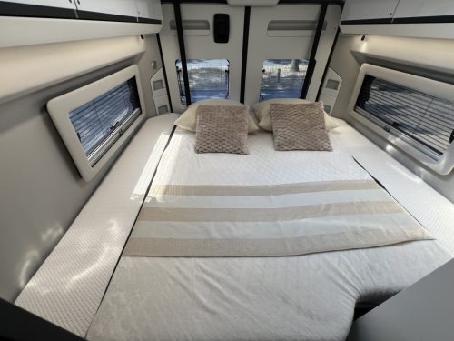 Adria Twin Supreme 640 SGX 9-T AUTOMAAT 2X ZONNEPANEEL Foto: 2