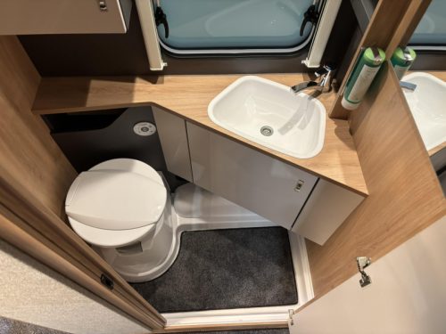 Knaus Sport 500 EU !! BETT 210CM LANG !!! Foto: 15