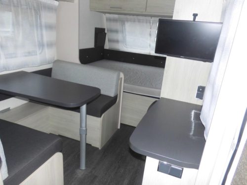 Caravelair Antares 400 Kassettenmarkise. Foto: 8
