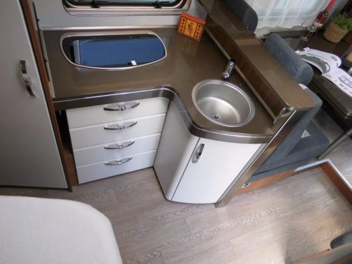 Hobby Optima De Luxe 75 HF LIT PAVILLON +SOLAIRE +PORTE-V&Eacute;LOS photo : 9