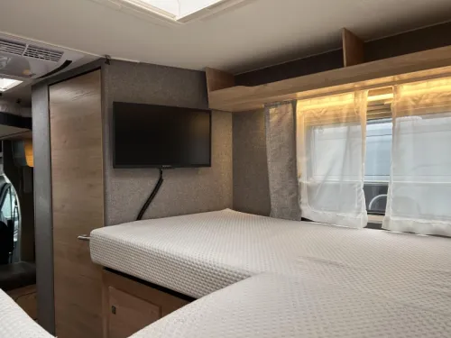 Dethleffs Just Go T 7055 EB Automatic and drop-down bed photo: 10