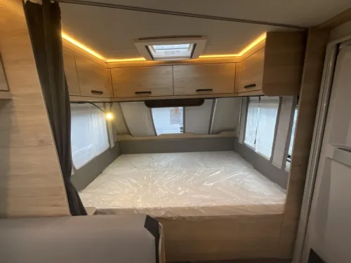Weinsberg CaraOne 550 QDK BUNK BED-SHOWER-SPACIOUS photo: 4