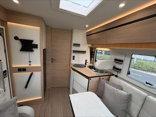 Rapido 866 F Optimum Line NO POP-TOP ROOF photo: 11