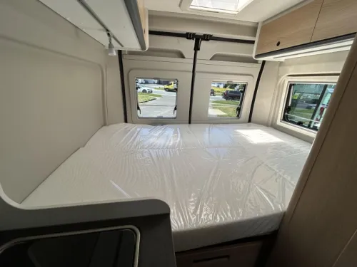 Sunlight Cliff 540 with FREE AUTOMATIC! photo: 2