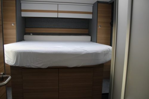 Dethleffs 7052 DBM Just 90 Queenbed + Hubdach ger&auml;umige Garage (94 Foto: 39
