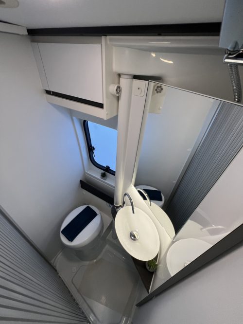 Adria Twin 640 SLB Supreme AUTOMATIC 150HP TOW HITCH photo: 8