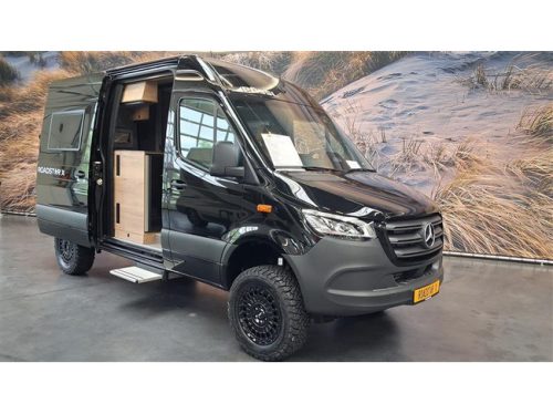 P&ouml;ssl Roadstar X photo: 1