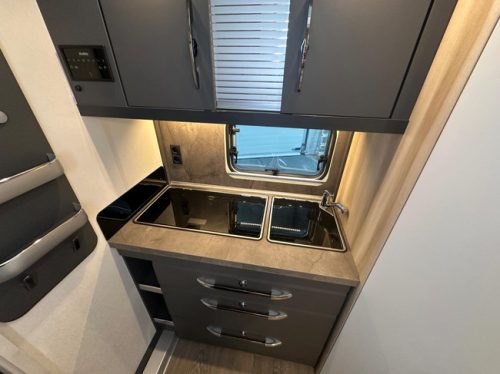 Hobby De Luxe 460 SFF photo: 18