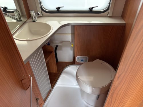 Eriba Touring Triton 430 Thule Kassettenmarkise Foto: 2