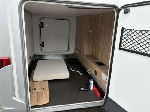 Hymer Exis-i 580 No Drop-down Bed - 1st owner photo: 21