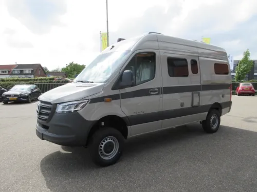 Hymer Grand Canyon S 600 4X4 AUTOMAAT 190 PK Foto: 7