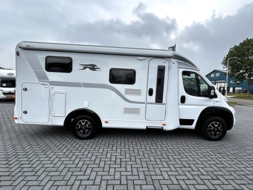 Laika Compact V 9 Single beds/6.60m/2021 photo: 4