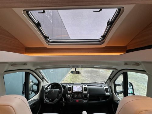 B&uuml;rstner Delfin T 690 G - navi  photo: 10