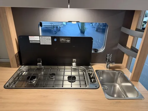 Knaus Sport 460 EU single beds / dinette photo: 17
