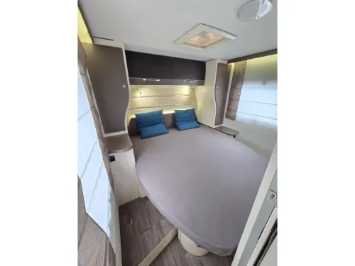 Chausson Welcome 728 EB Pop-top roof Queensbed Automatic  photo: 20
