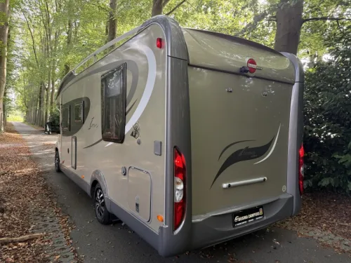 B&uuml;rstner Ixeo Plus 726 IT Queensbed Pop-top roof Air conditioning photo: 4