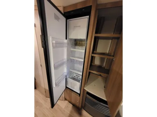Dethleffs C'Joy 410 LK including Dorema awning photo: 12