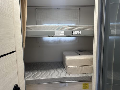 Challenger Graphite Ultimate 380 ( Chausson 720 ), 5 berths. photo: 15