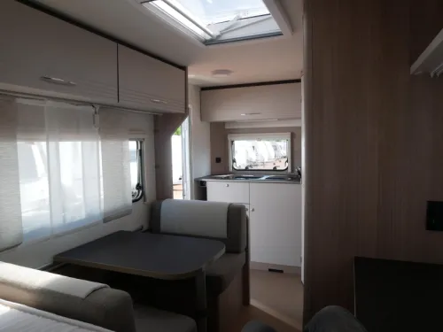 B&uuml;rstner Premio Life 425 TS Mover, awning photo: 13