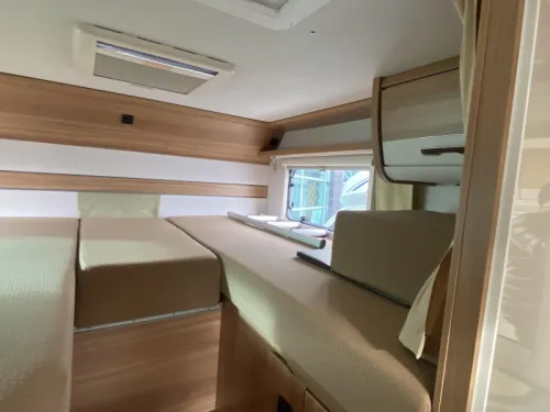 Dethleffs Advantage Single beds price stunt photo: 13