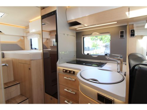 Hymer BMC-I 600 Single beds + Pop-top roof photo: 19