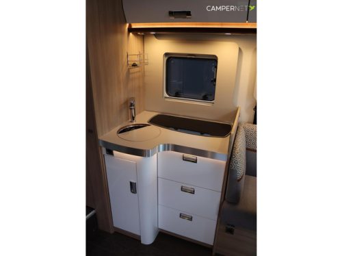 Laika KOSMO 509L 160hp Automatic | Single beds | Separate shower | LPG system | Solar panels | Bearlock | Awning | Roof fan photo: 10