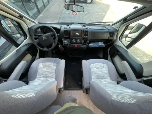 Hobby Optima Ontour 65 GE Einzelbetten 52000 km 19 Foto: 9
