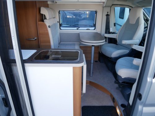 Knaus Van Tourer, Single beds, Pop-top roof, 9-Speed Automatic. photo: 7