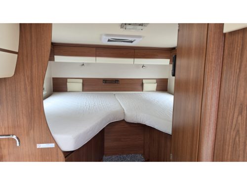 Eura Mobil Profila T 660 EB single beds photo: 4