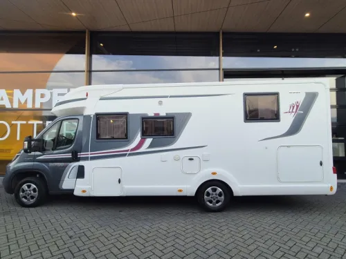 Rapido 696 F Premium Edition E&P Levelsysteem Foto: 3