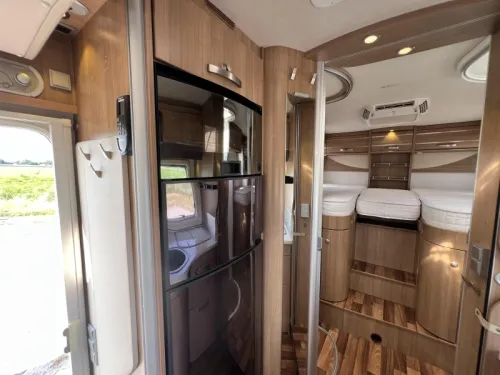 Hymer T 678 CL Roof air conditioning | Very Complete photo: 15