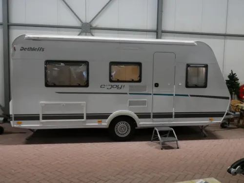 Dethleffs C'Joy 460 LE Dorema awning photo: 1
