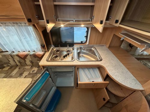 B&uuml;rstner Ventana 460 TS photo: 7
