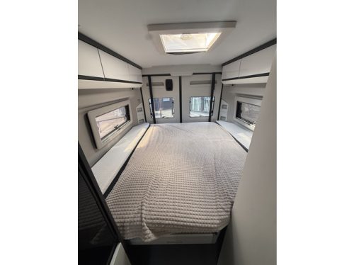 Adria Twin 640 SGX Supreme 9 traps automaat full options 160 pk elktr lengte hefbed luifel trekhaak eltr schotel tv leder foto: 17