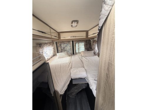 Karmann dexter 625 automatic 150 hp camper van length beds air conditioning leather awning tow bar alloy wheels 16 inch remis pleated blinds photo: 17