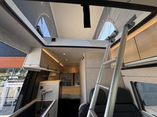 Hymer Grand Canyon S 4X4 190HP Leather Pop-top roof Delta Towbar Awning photo: 23