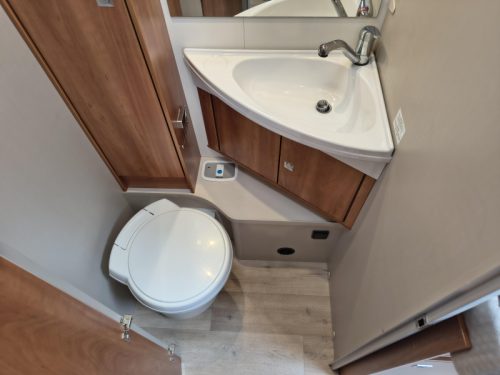 Dethleffs Trend T 7057 EB -9-Gang-Automatik-Hubbett Foto: 11