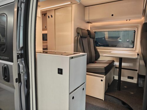 tourne mobil 6.4 Select 2.2 BlueHDI 180PK Automaat - ALL SEASON photo: 2