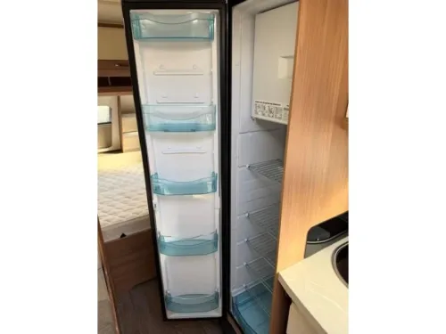 Hobby De Luxe 490 KMF Etagenbett sehr komplett Foto: 20