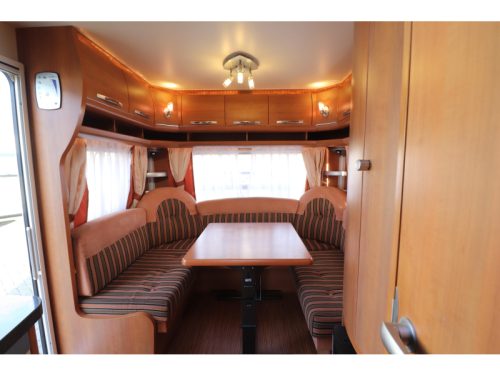 Hobby Excellent 495 UL Rangierhilfe / Thule Markise Foto: 7