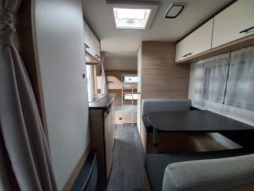 Caravelair Alba Family 466 awning-annex-mover photo: 6