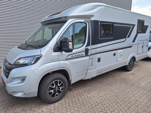 Adria Compact Supreme SC QUEEN BED+LEVELING SYSTEM photo: 17