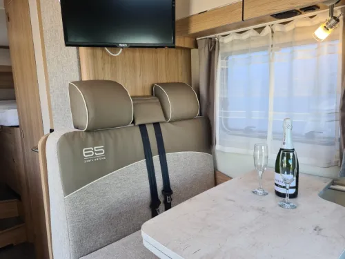 LMC Breezer V 643 G L&auml;ngsbetten/Sch&uuml;ssel Foto: 6
