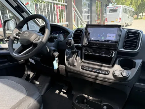 Adria Coral Plus 670 DL Face To Face  photo: 7
