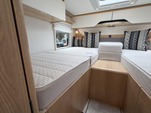 Hymer B-MC I 680 Blackline Single beds Awning Lithium Towing hitch photo: 23