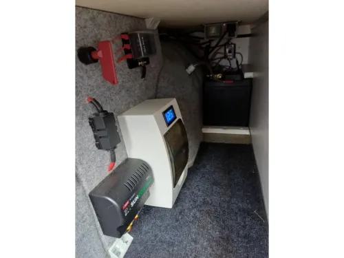 Nissan NV400  photo: 16