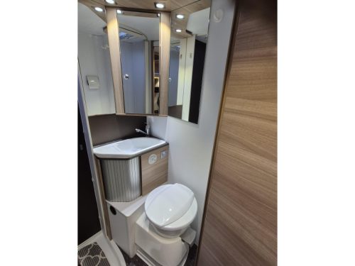 Adria Coral Axess 600 SL TWINBED air conditioning electric windows TV photo: 13