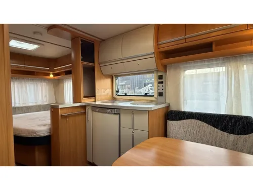 Fendt Saphir 470 TF French bed dinette toilet photo: 5